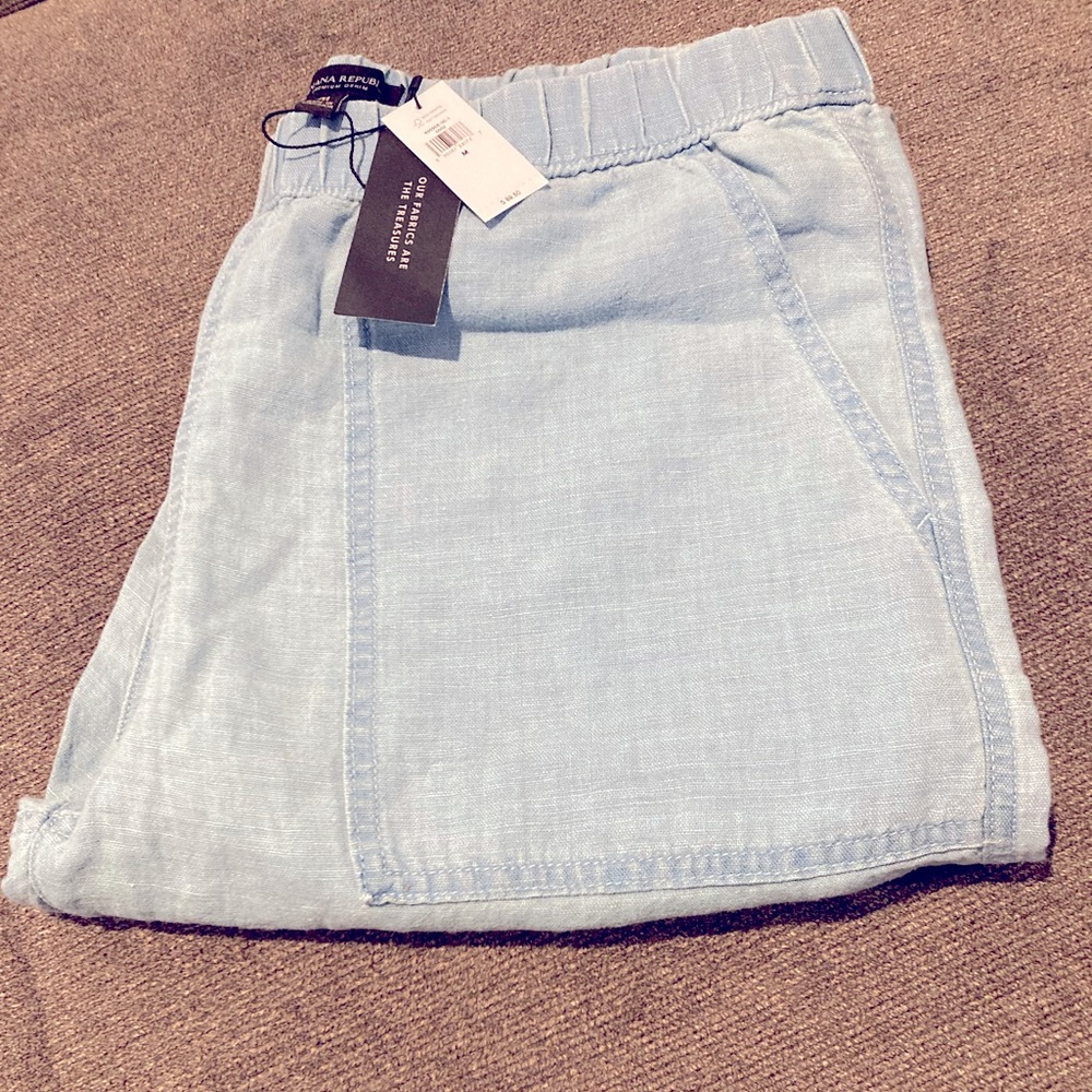 NWT Banana Republic Elastic Waisted Lose Fitted Jeans